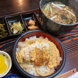 ミニかつ丼+たぬきそば(そば 大村庵)