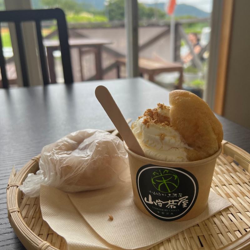 豆腐アイス(杜のとうふ工房三河屋（山守茶屋＆カフェ併設）)