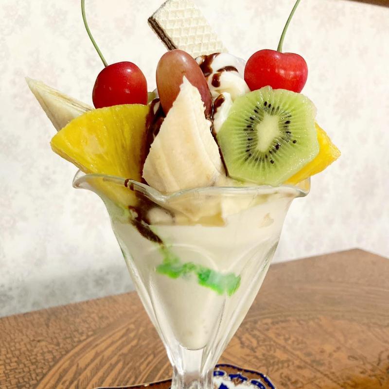 フルーツパフェ(エルマカリ)