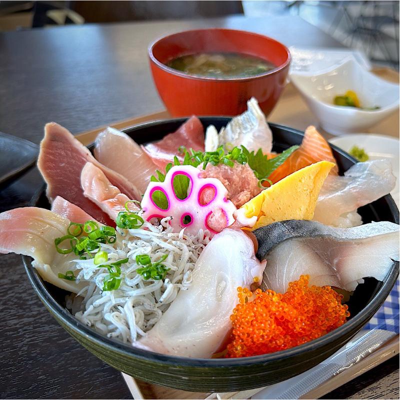 海鮮丼(浜の台所 くぁせっと)