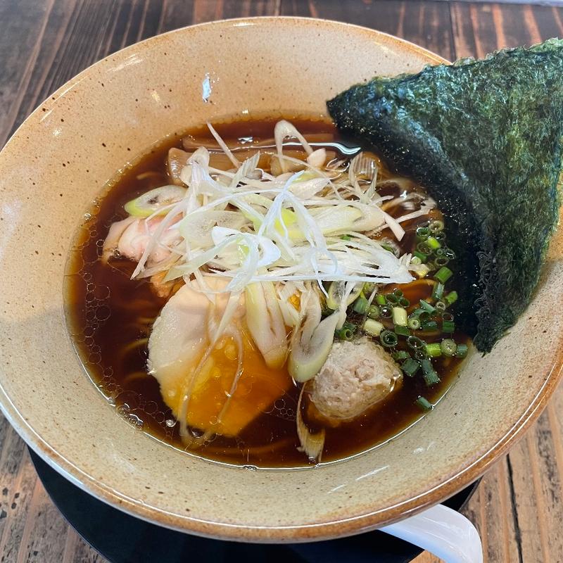 あっさりしょうゆらーめん(らーめん 二代目 吉田商店)