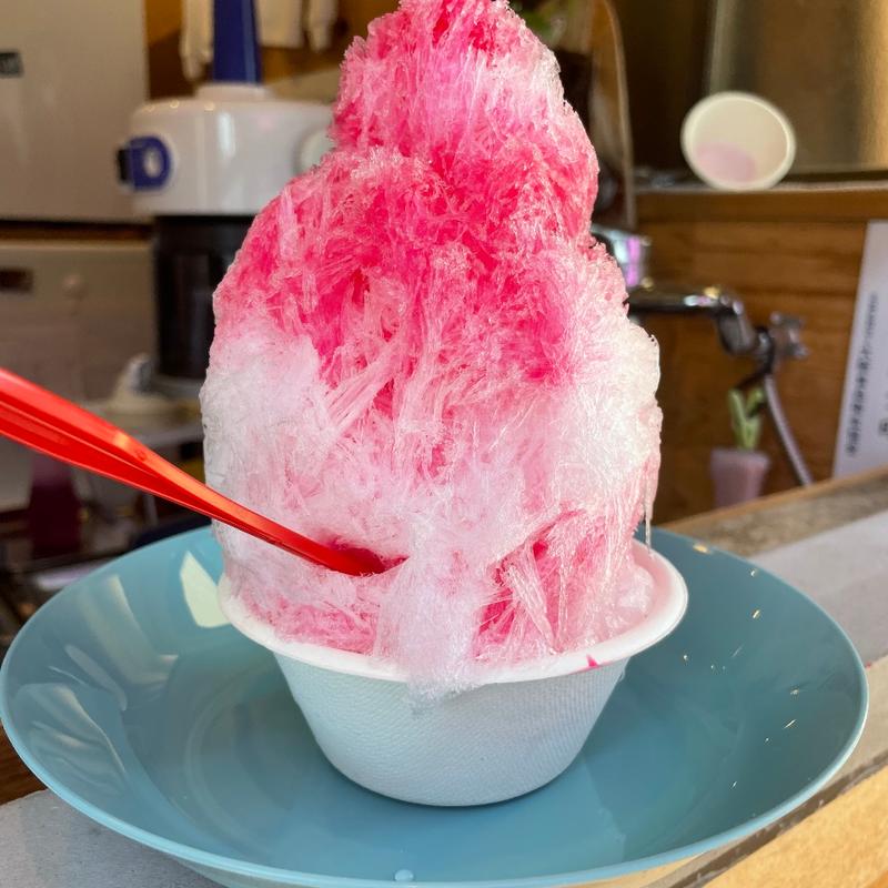 イチゴのかき氷(CHOPPY'S SKATEBOARD SHOP)