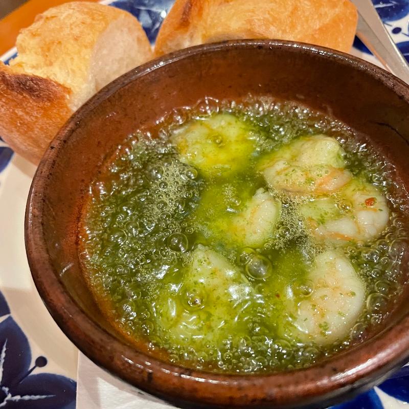 プリプリえびのアヒージョ(ロボス 日比谷店)