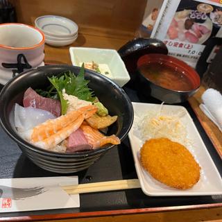 海鮮丼定食(すし旬 本店 （すししゅん）)