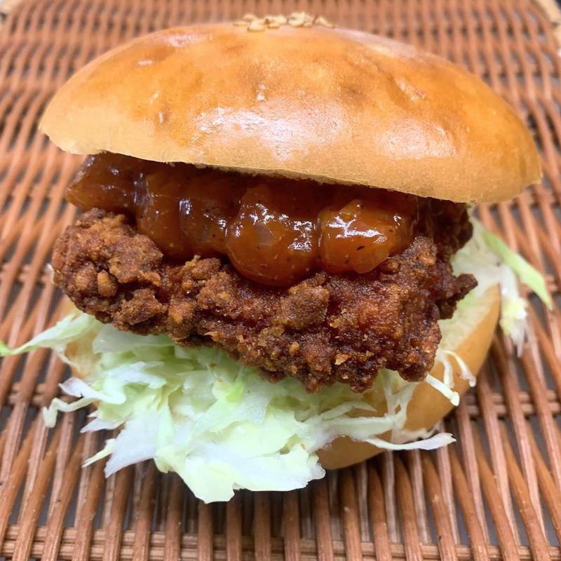 旨辛チキンサンド(ブーランジェリーマシェリ)