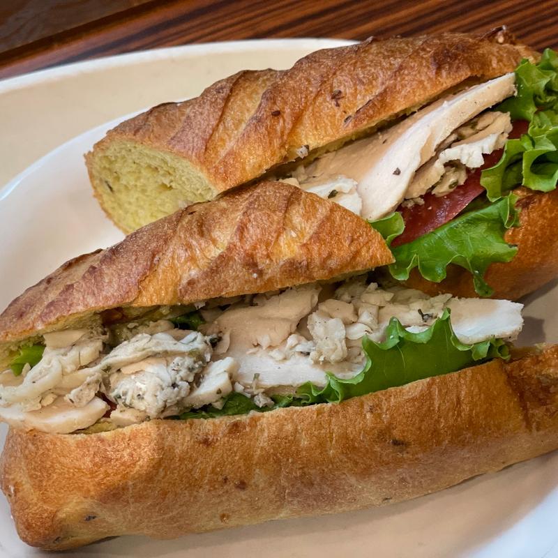 カレーと蒸し鶏のサンド(メゾンカイザー ボーノ相模大野店)