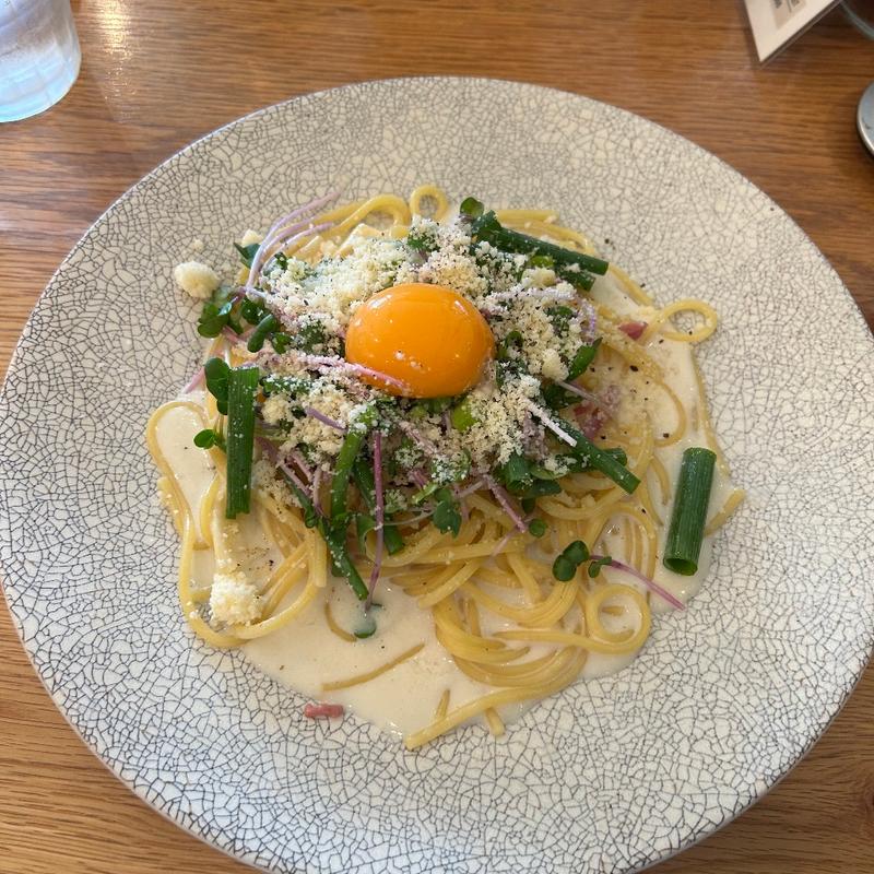 湯葉とハモンセラーノの豆乳カルボナーラ(ジンナンカフェ 千葉)