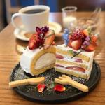 奈良産苺ショートケーキ  ロールケーキ