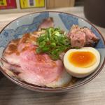 レアチャーシュー丼(らーめん専門店 煮干しと豚)
