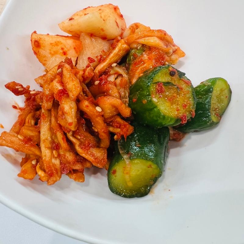 キムチ盛り合わせ(焼肉やっちゃん茅場町店)