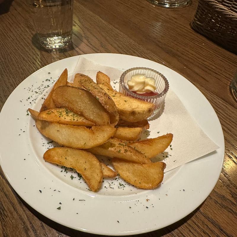 ポテトフライ(心斎橋イタリアンレストラン ルサンク)