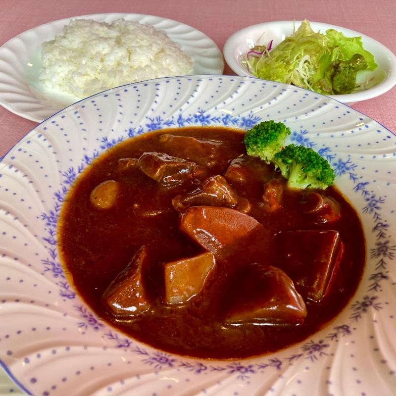 特製ビーフシチュー（ライス、サラダ付き）(バジルの葉 （バジルノハ）)