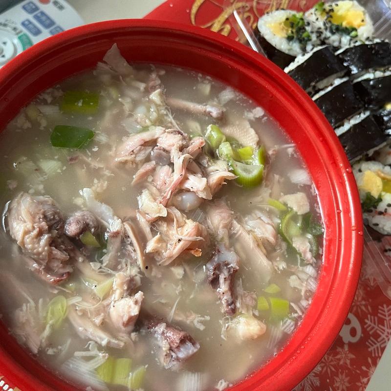 参鶏湯(韓国カフェダイニング Nohohon)