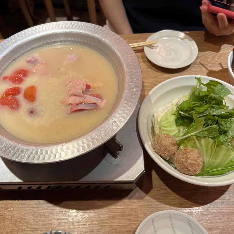 トマト鍋(水炊き・焼き鳥 とりいちず酒場 六本木店)