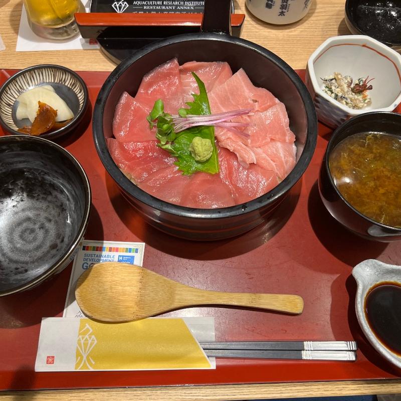 (近畿大学水産研究所はなれ)