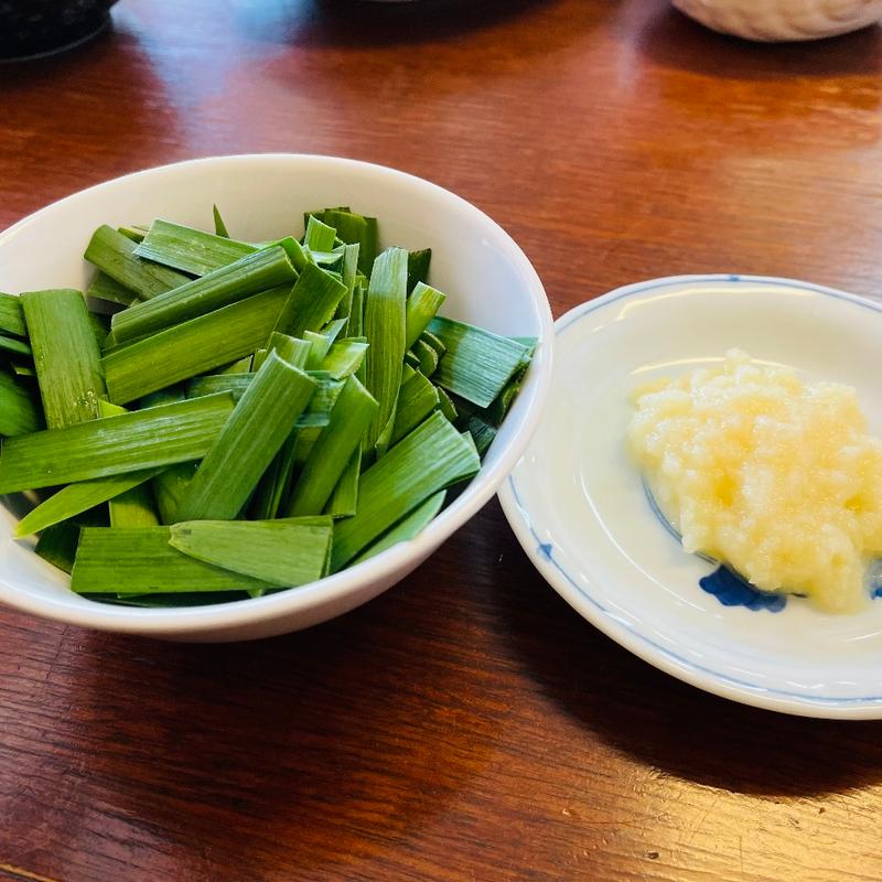 生ニラ＋ニンニクトッピング(ラーメン勝ちゃん)