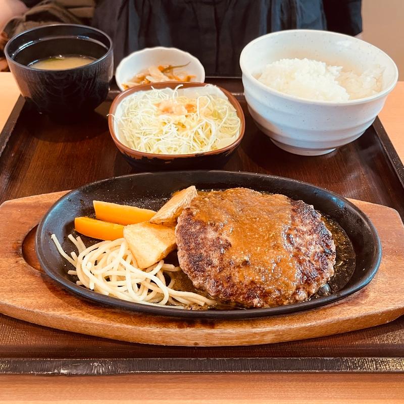 ハンバーグ定食(たくま食堂)