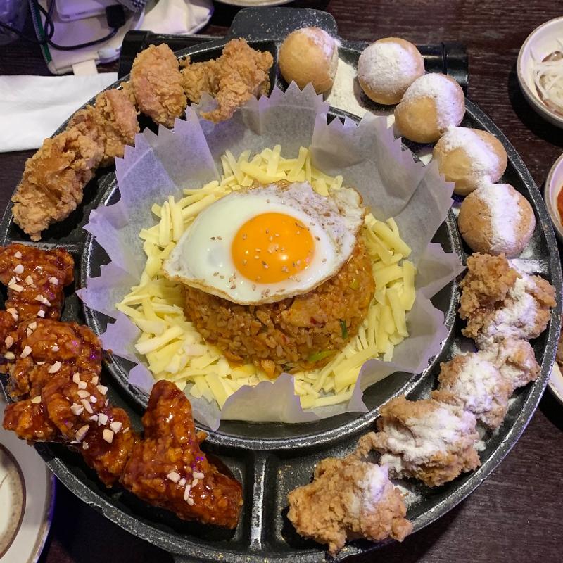 UFOチーズキムチチャーハン(チキン&ポチャ 昼耕夜鶏（ジュギョンヤダック）)