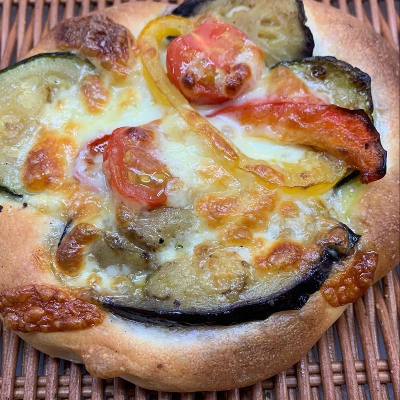 夏野菜のフォカッチャ(ブーランジェリーマシェリ)