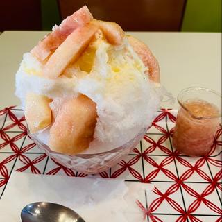 丸ごと桃ミルクかき氷(和カフェ )