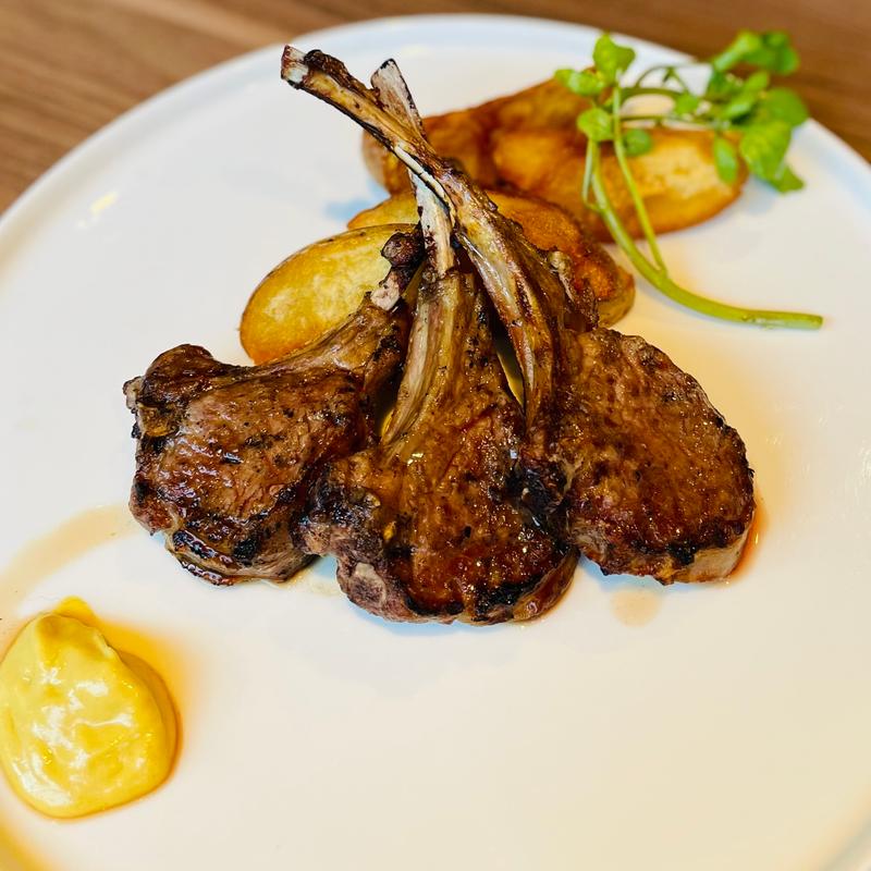 ワカヌイスプリングラムチョップ(SURF&TURF)