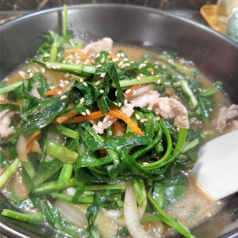 ニラそば(中華料理 末広)