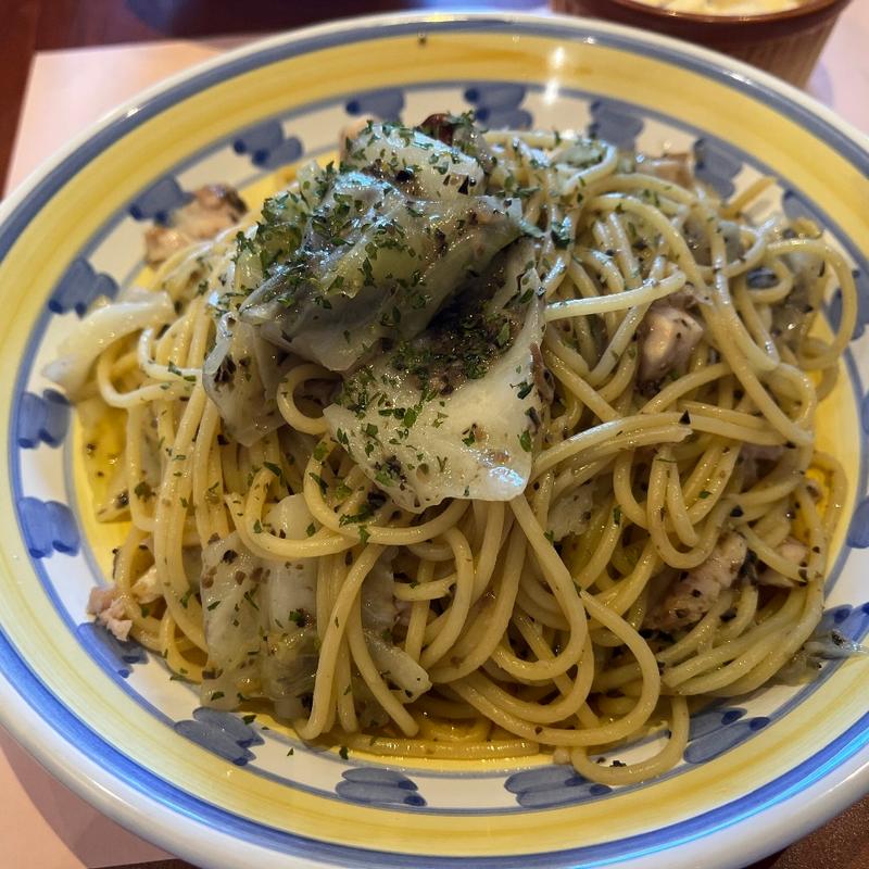 旬なイサキの黒オリーブオイルソーススパゲッティ(タベルナ・パパ )