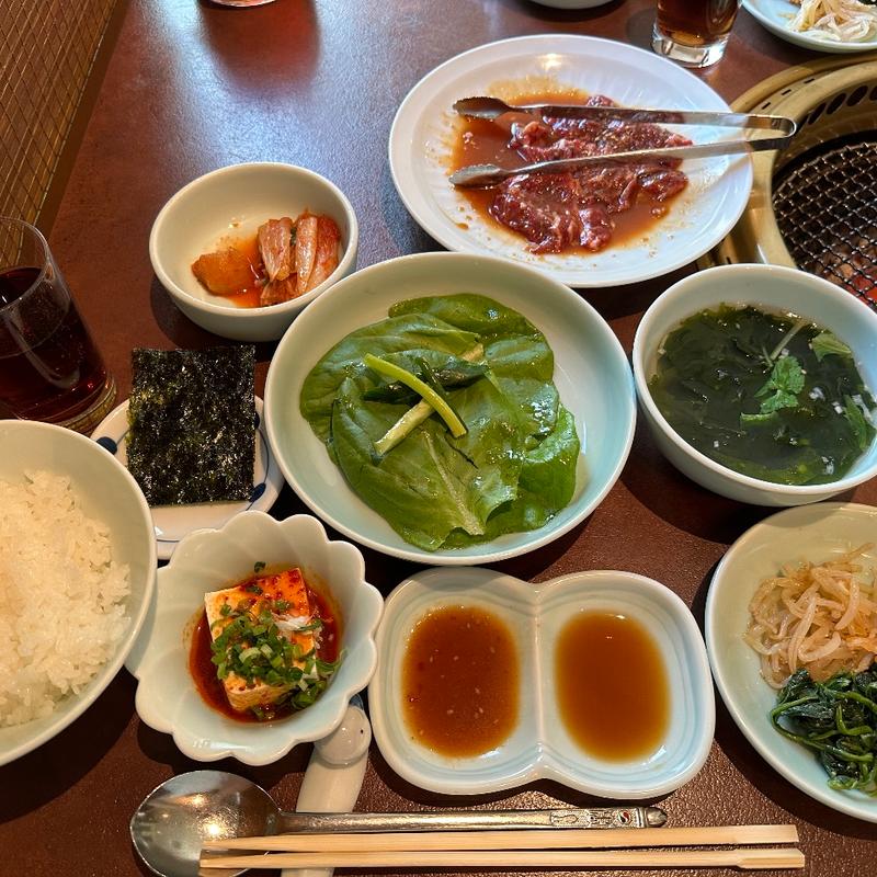 炭火焼肉定食A(ハラミ・サラダ・キムチ・ナムル・冷奴・韓国海苔・スープ・ライス)(壱語屋 青葉台店)