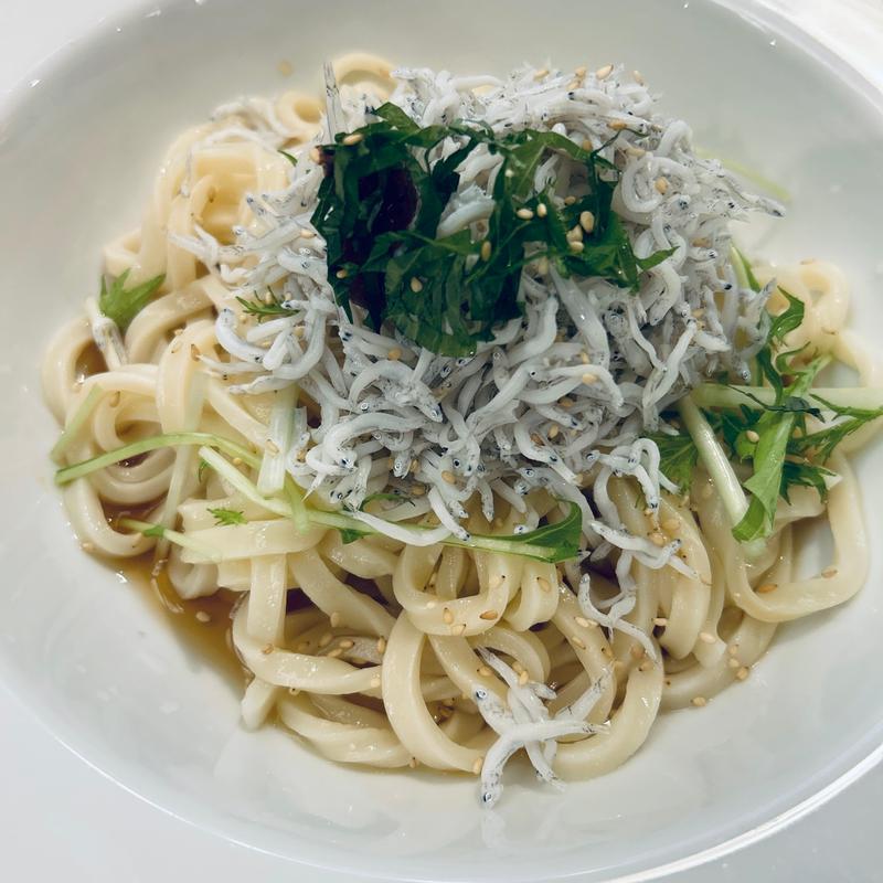 しらすと梅の冷やしうどん(お試し販売)(海鮮食堂はるこ)