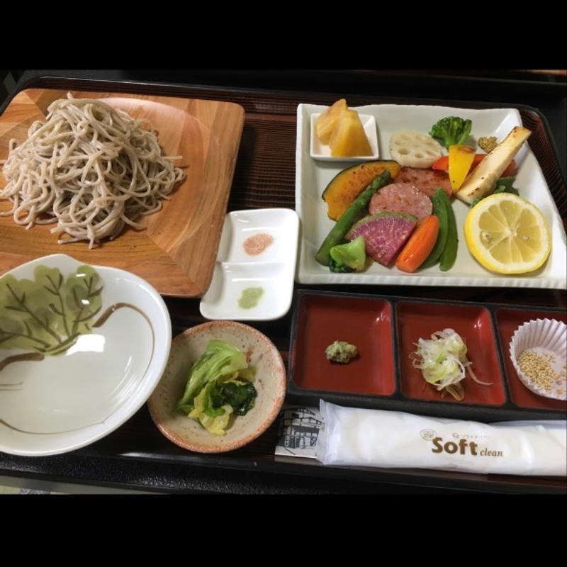 山形そばの実ウインナーと焼き野菜のヘルシーせいろう(蕎麦処 一休)