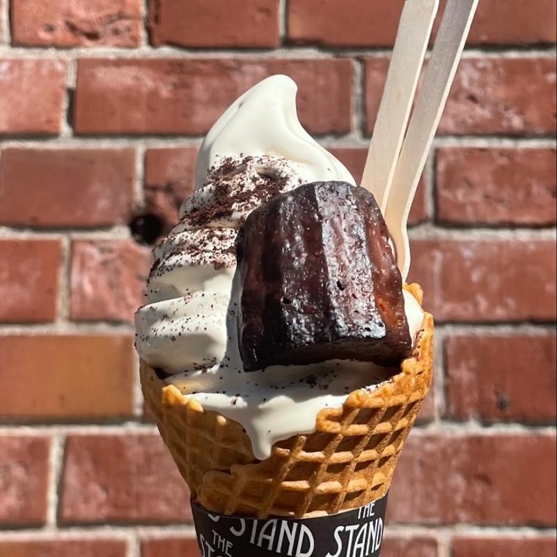 カヌレ&コーヒーソフトクリーム(THE STAND)