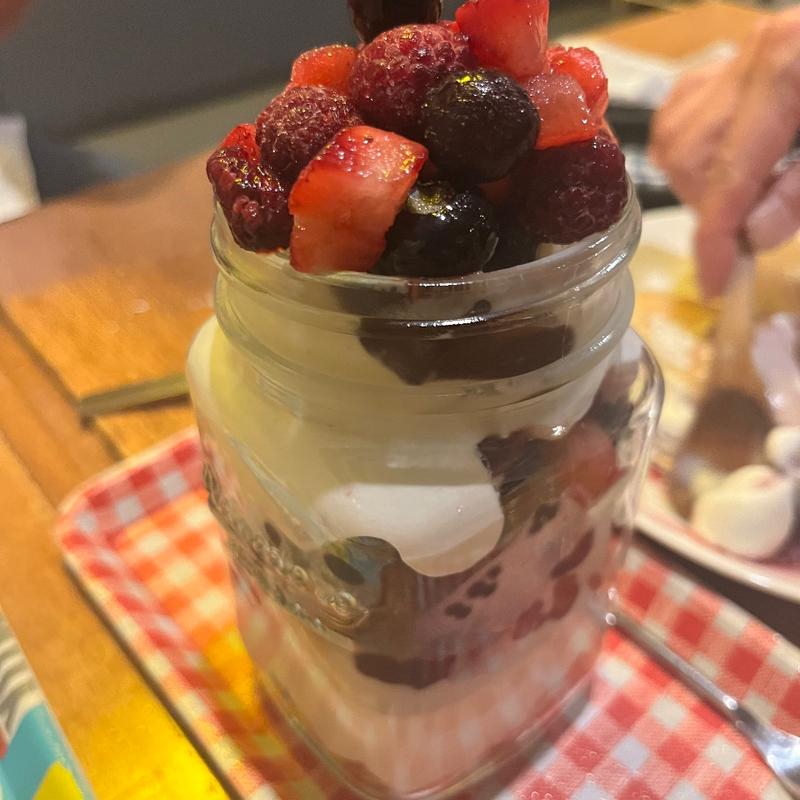 ベリーとチョコのパフェ(セブンカフェ)