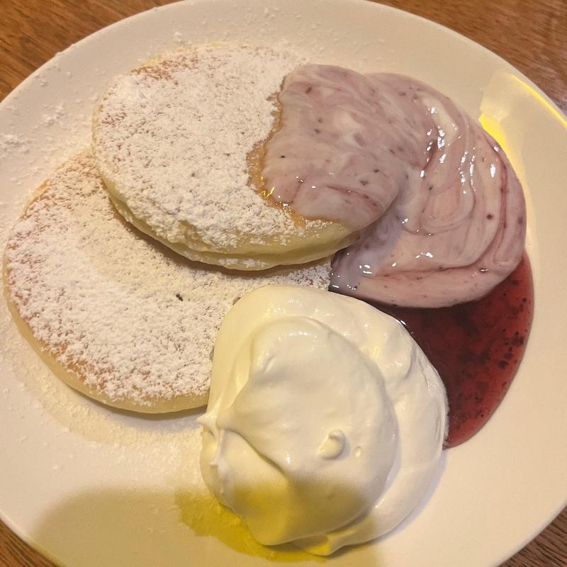 ヨーグルトパンケーキブルーベリーソース(セブンカフェ)