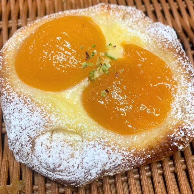 アプリコットクリームチーズデニッシュ(ブーランジェリーマシェリ)