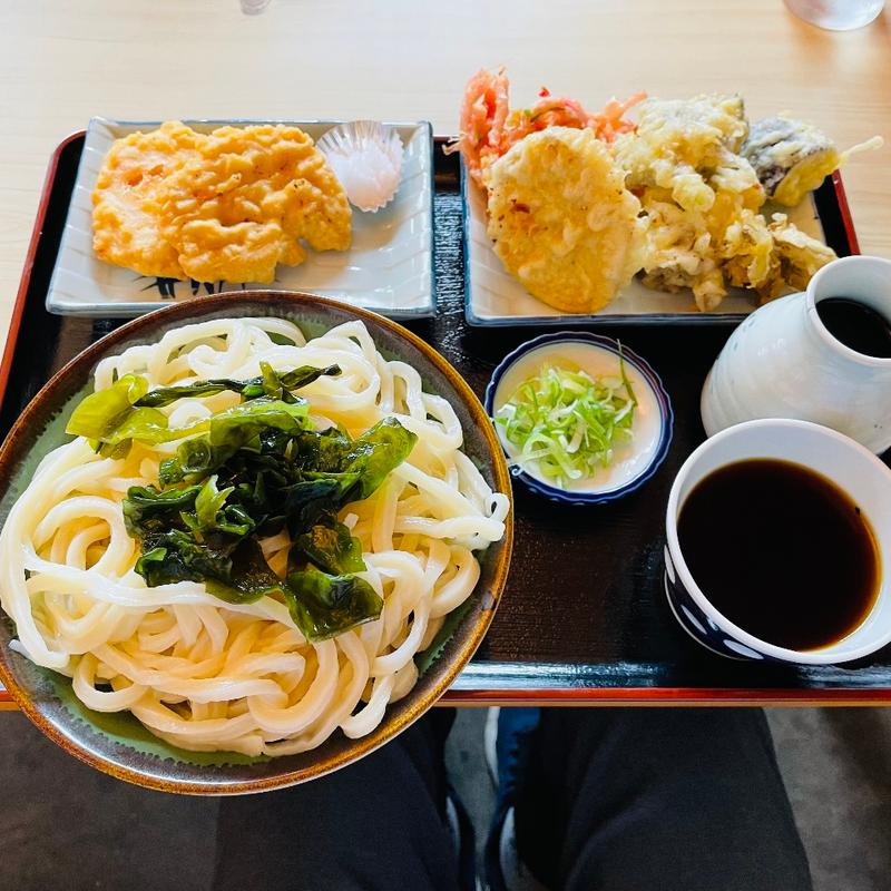 野菜天ぷらうどん大盛り＋とり天(松葉屋)