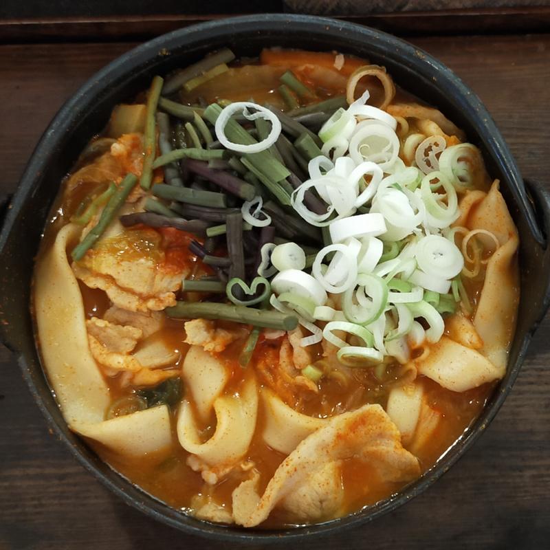 豚肉辛口ほうとう(甲州ほうとう小作 石和駅前通り店)