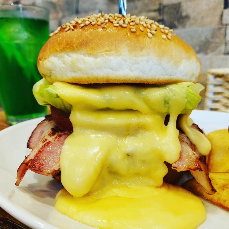 リッチダブルベーコンバーガー+チーズテロ(HAMBURGER SHOP プラージュ)