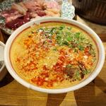 牛豚鶏濃厚スープのホルモン担々麺(とんぼ)