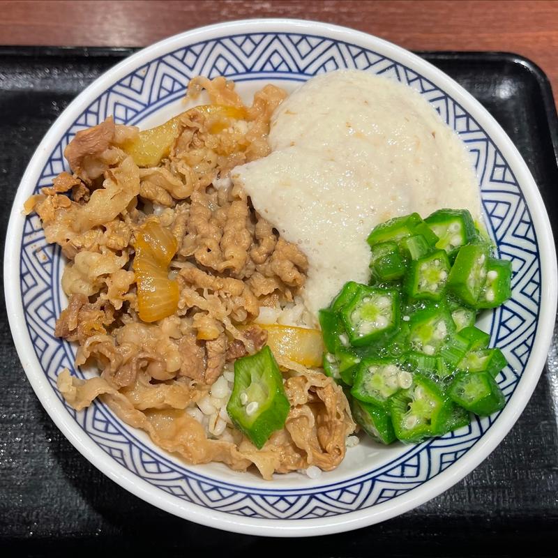 牛麦とろ丼(吉野家 丸田町店)