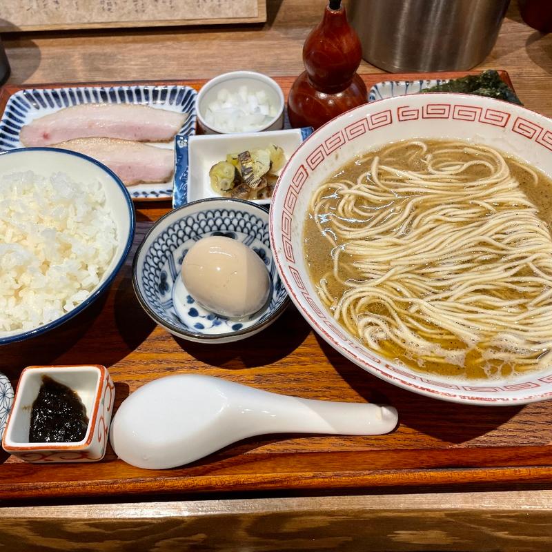 (炭火焼濃厚中華そば 威風堂道)