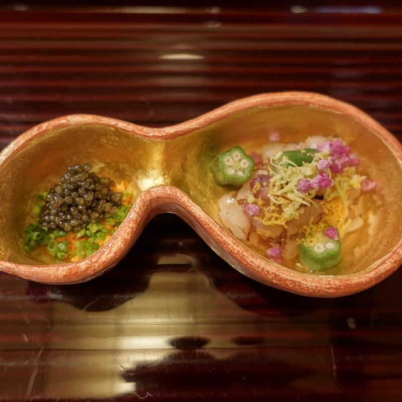 キャビアと鮭(ひろ作 （ひろさく）)