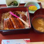 鰻重(讃岐カントリークラブ レストラン)