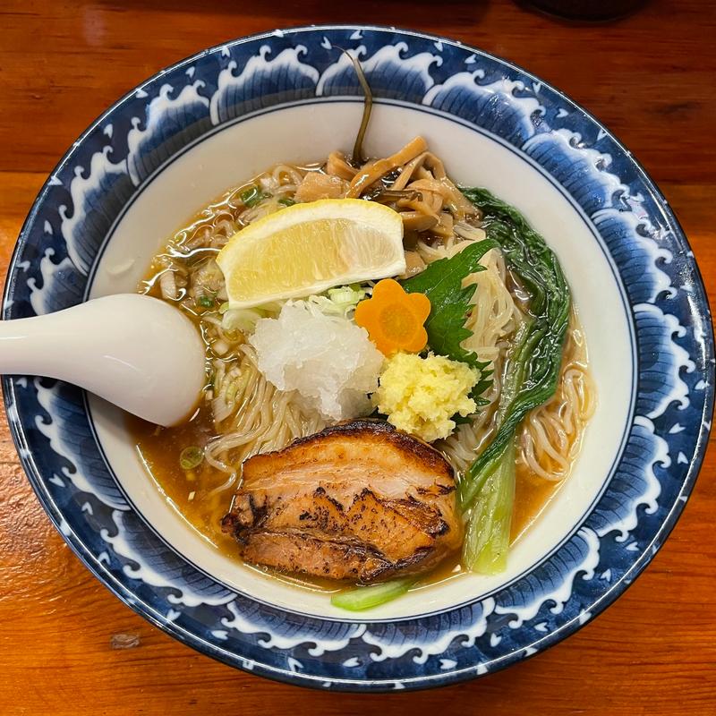 冷たいとりがら醤油ら〜めん(麺食堂 一真亭 )