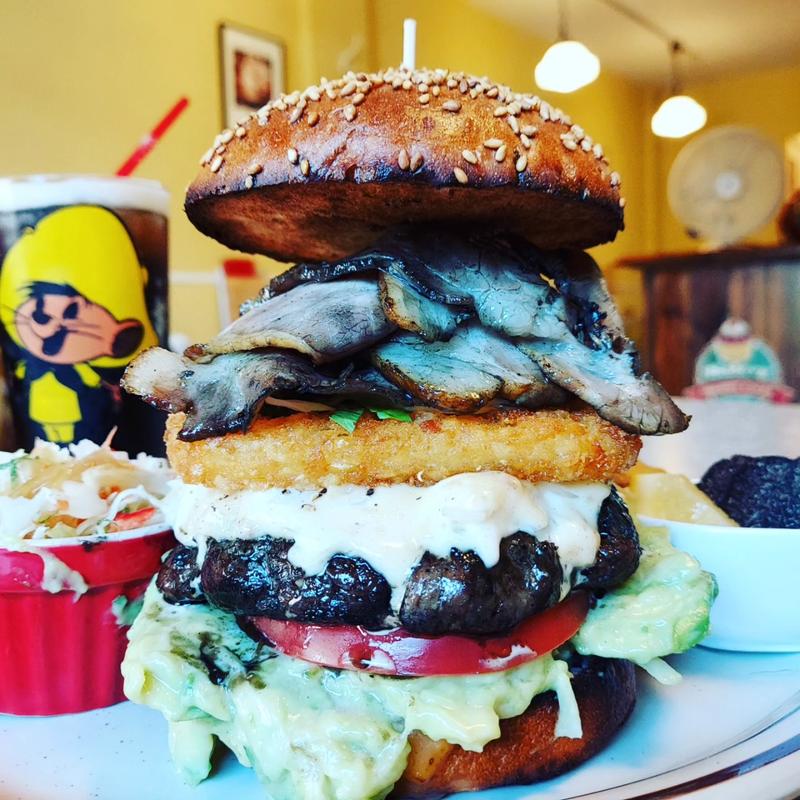 アボカドソルティーレモンバーガー(BACK HOME meal & bake （バックホーム）)