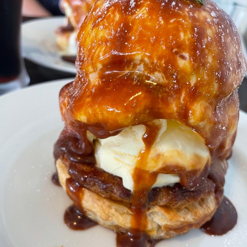 特製アップルパイ（キャラメル）(ブルーウォーター （THE BLUE WATER）)