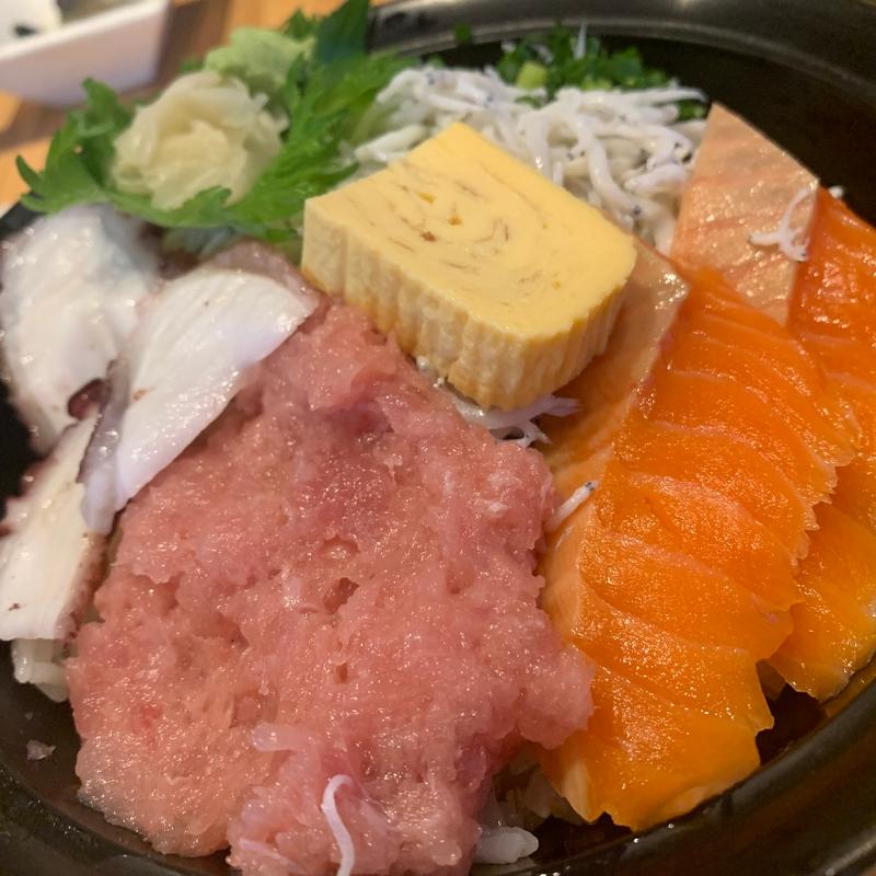 海鮮丼(しらす丼と海鮮の店　次郎丸)