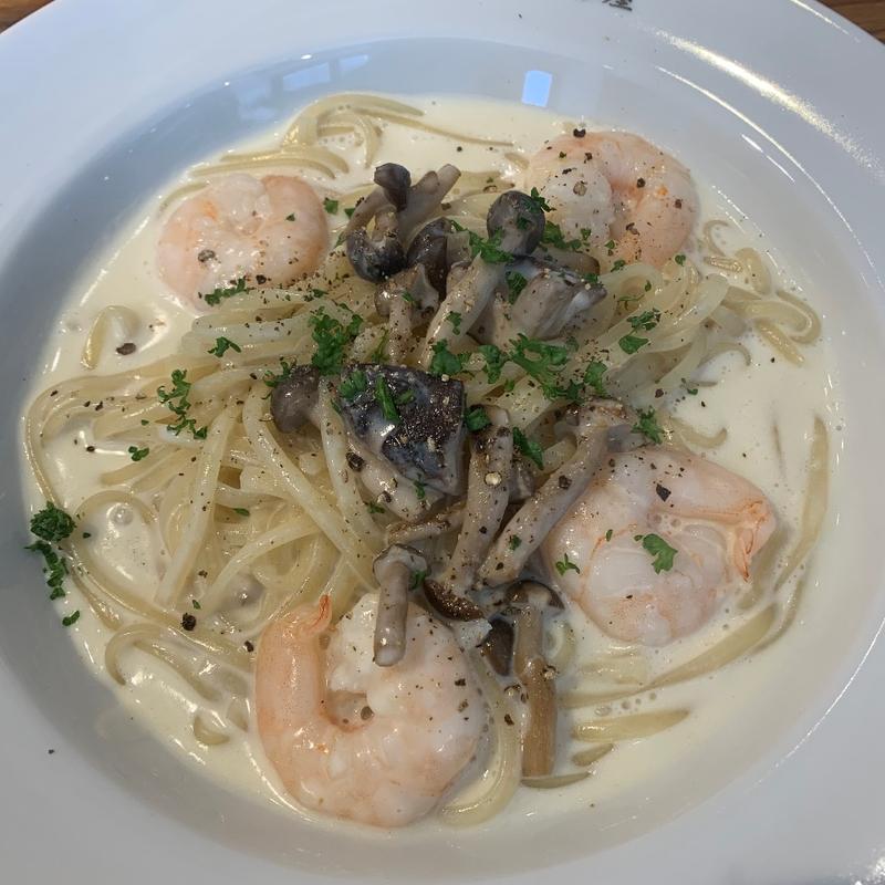 ぷりぷり海老ときのこのクリームソース(自家製生パスタ専門店 山根屋)