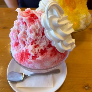 いちご氷 ミニサイズ 練乳 ソフトクリーム(コメダ珈琲店 １５５号線常滑店)