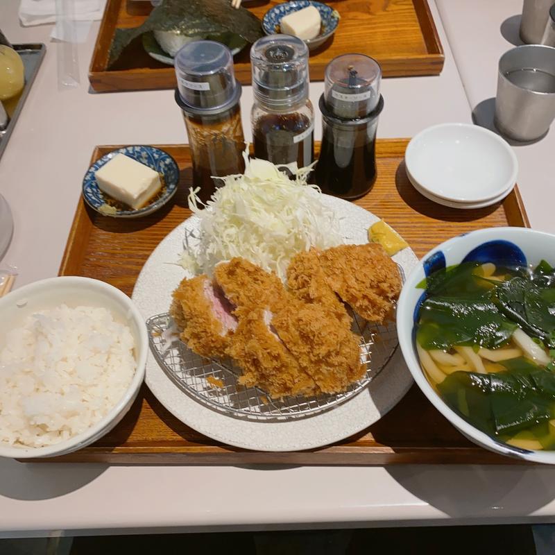 上ヘレカツ定食(うどん変更)(僕とうどんとカツオだし)