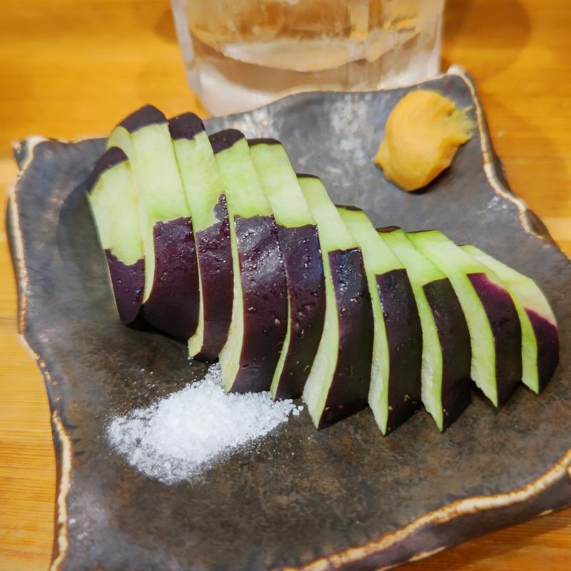 水茄子刺身(魚と酒はなたれ 野毛一番街店)